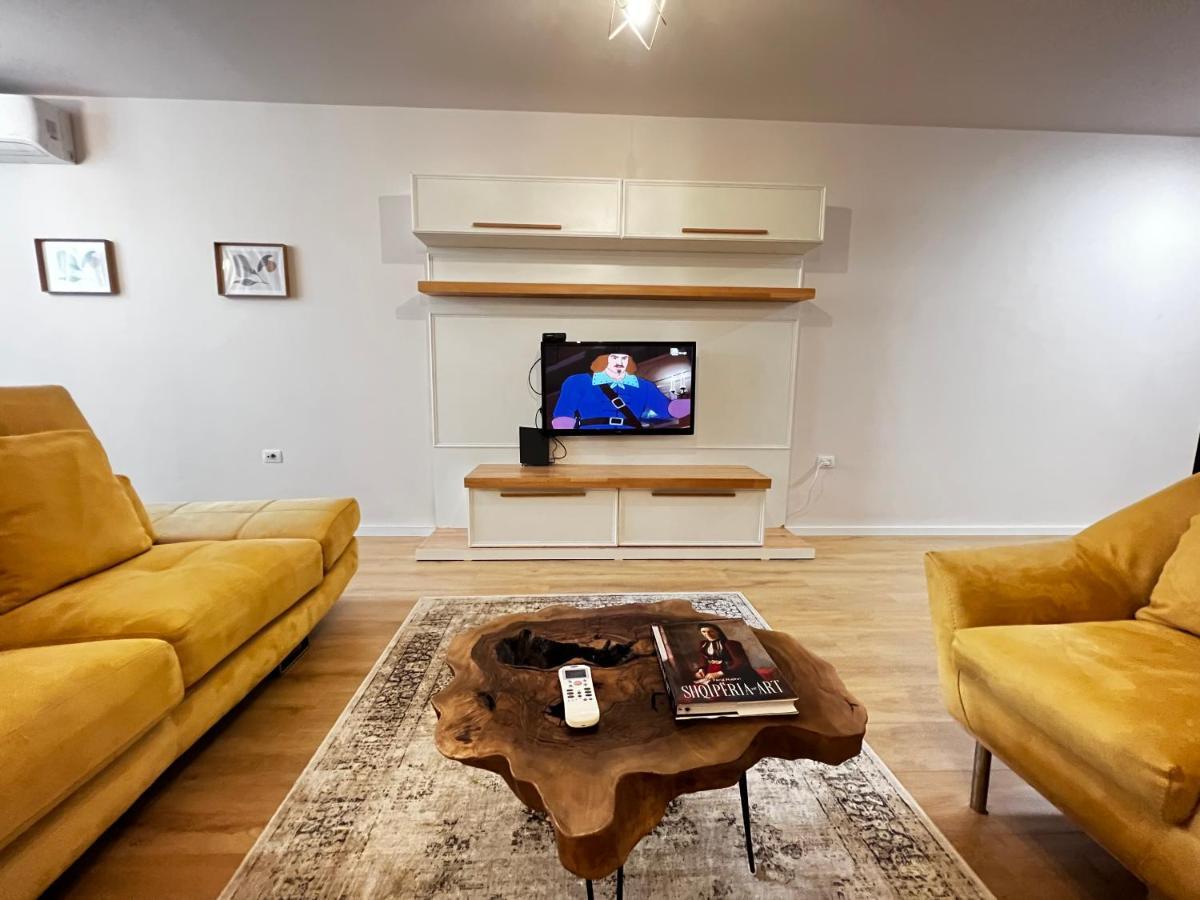 Tirana Main Square Apartment Bagian luar foto