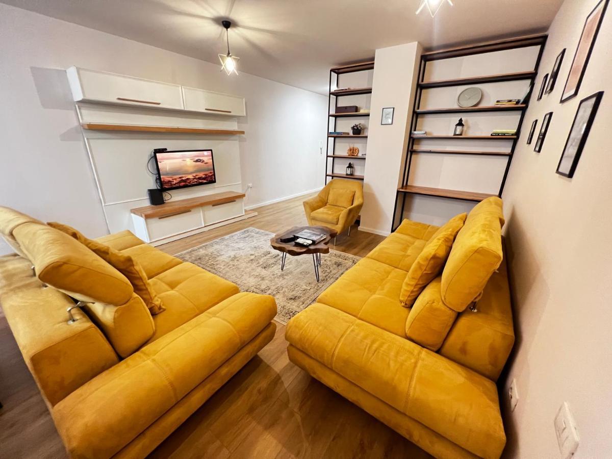 Tirana Main Square Apartment Bagian luar foto