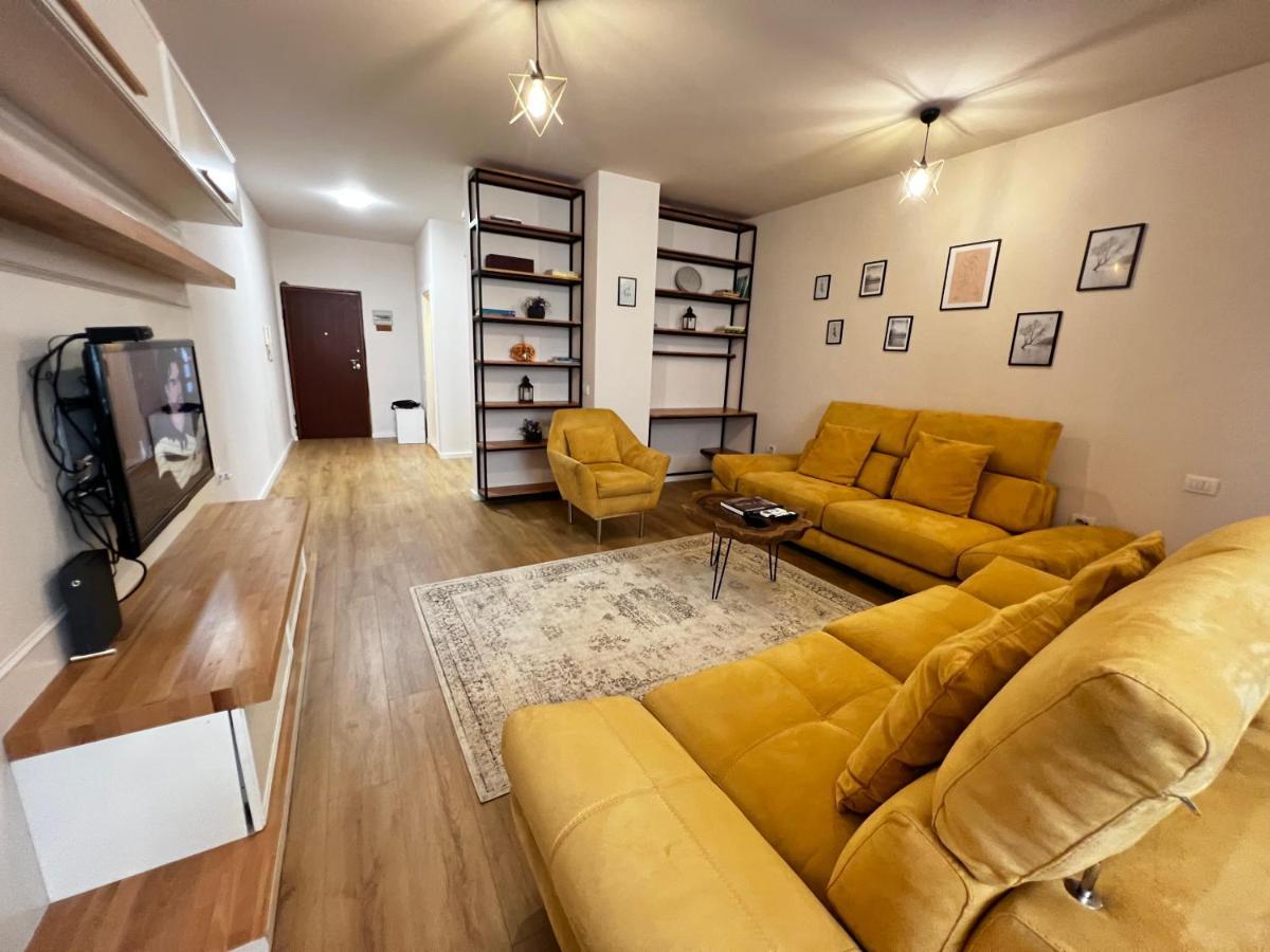 Tirana Main Square Apartment Bagian luar foto