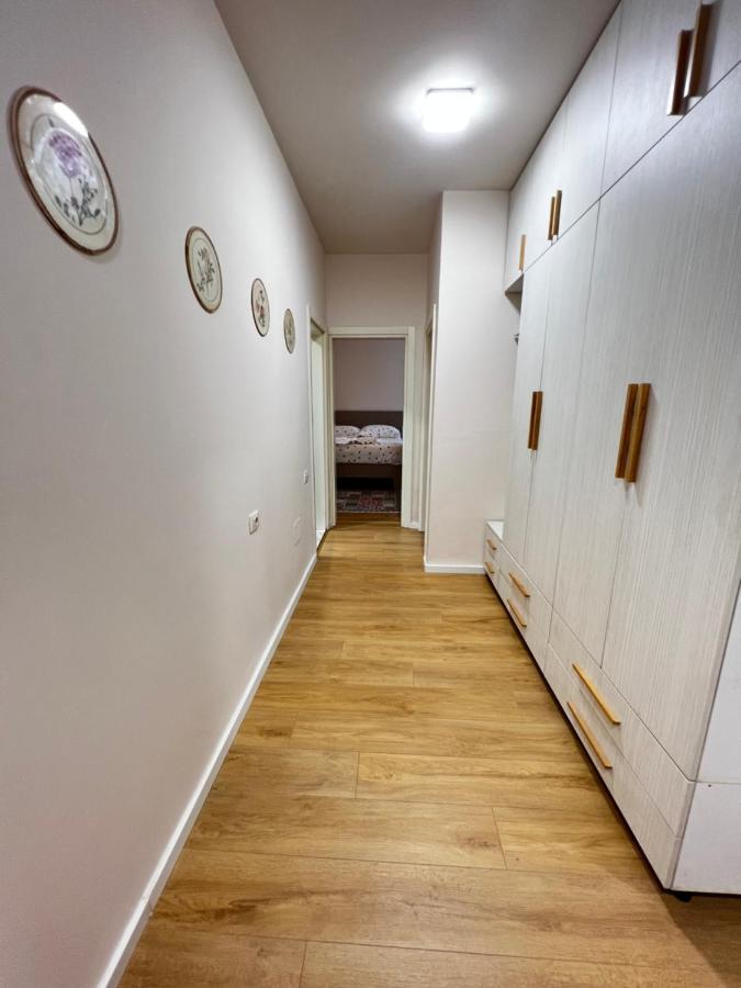 Tirana Main Square Apartment Bagian luar foto