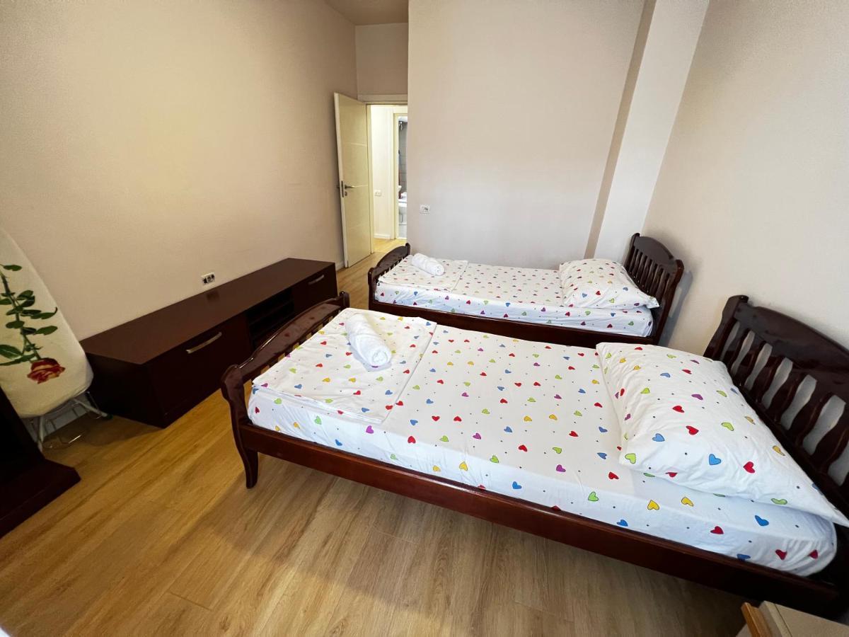 Tirana Main Square Apartment Bagian luar foto
