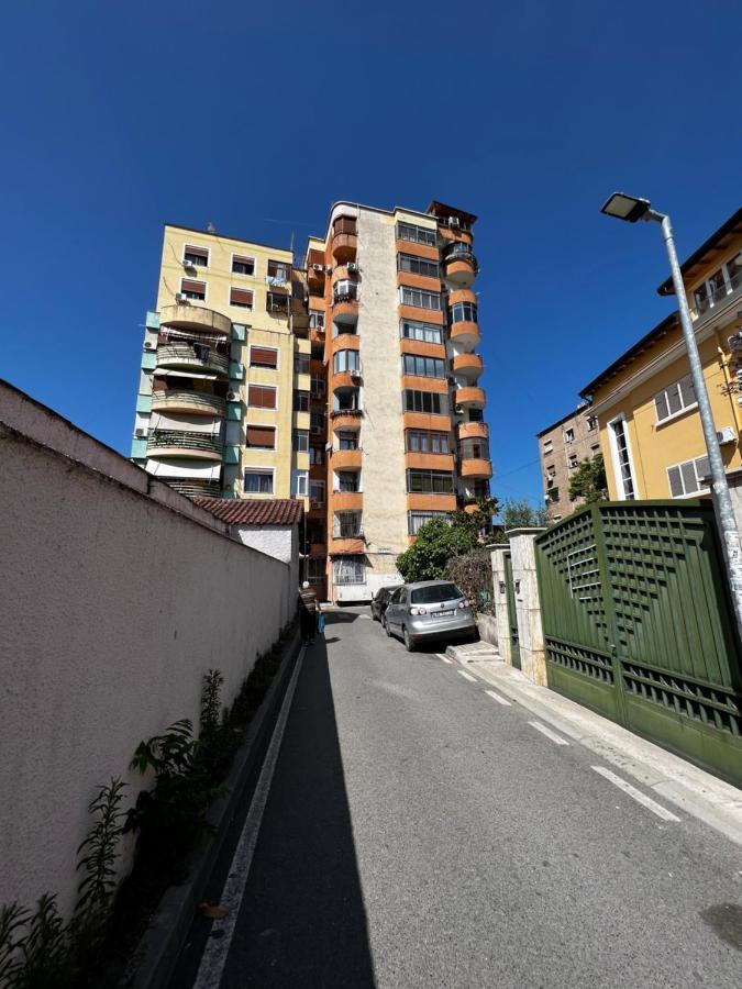 Tirana Main Square Apartment Bagian luar foto